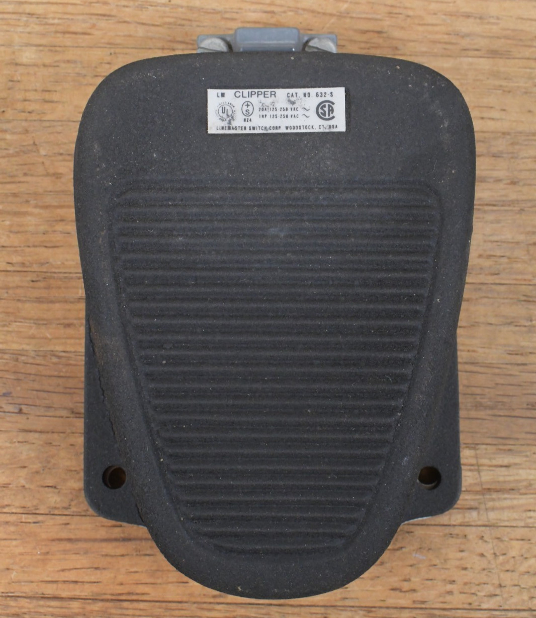 Linemaster Foot Switch Corp CLIPPER 632-S 125-250 VAC 20Amps 1HP