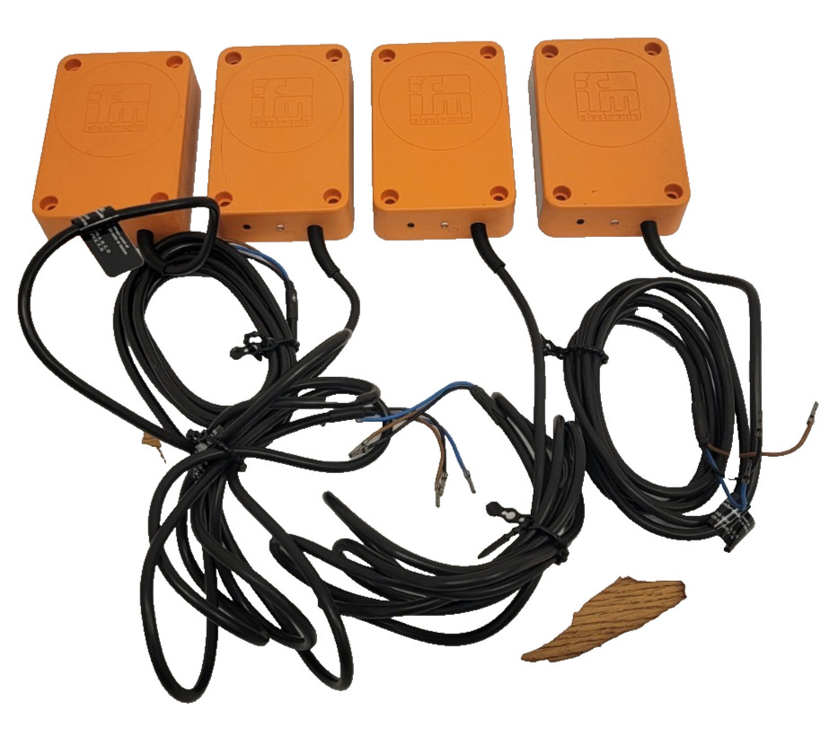 Lot of 4 IFM Efector Proximity Sensors KD-5024 KD-3050-ANKG