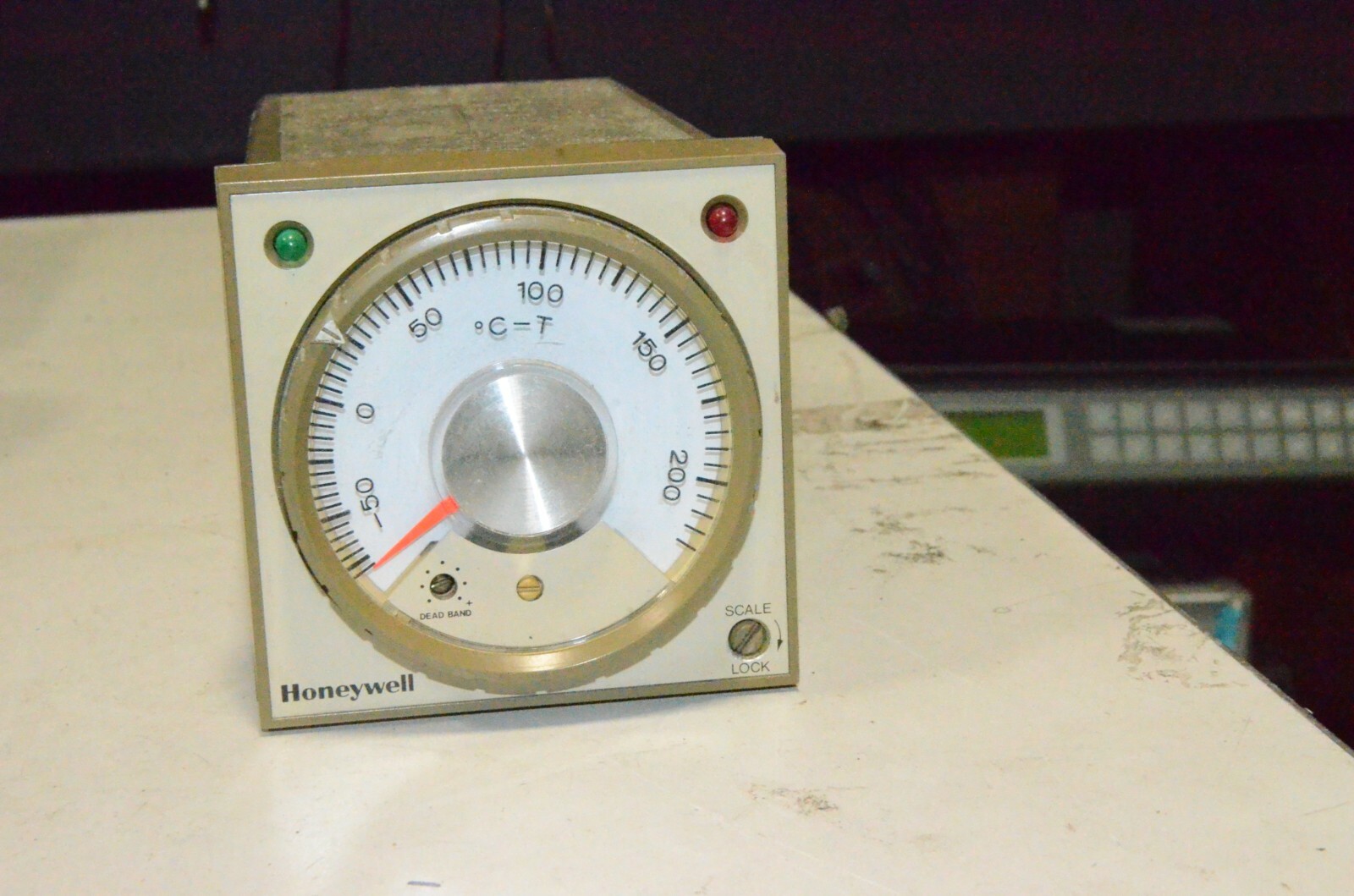 Honeywell Dialapak Process Alarm & Temp Controller Lot AV721CB739 AV721DB738