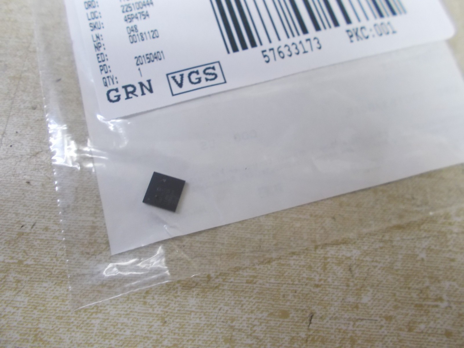 NEW Microchip PIC16F1934-I/ML 8-Bit MCU Microcontroller *FREE SHIPPING*