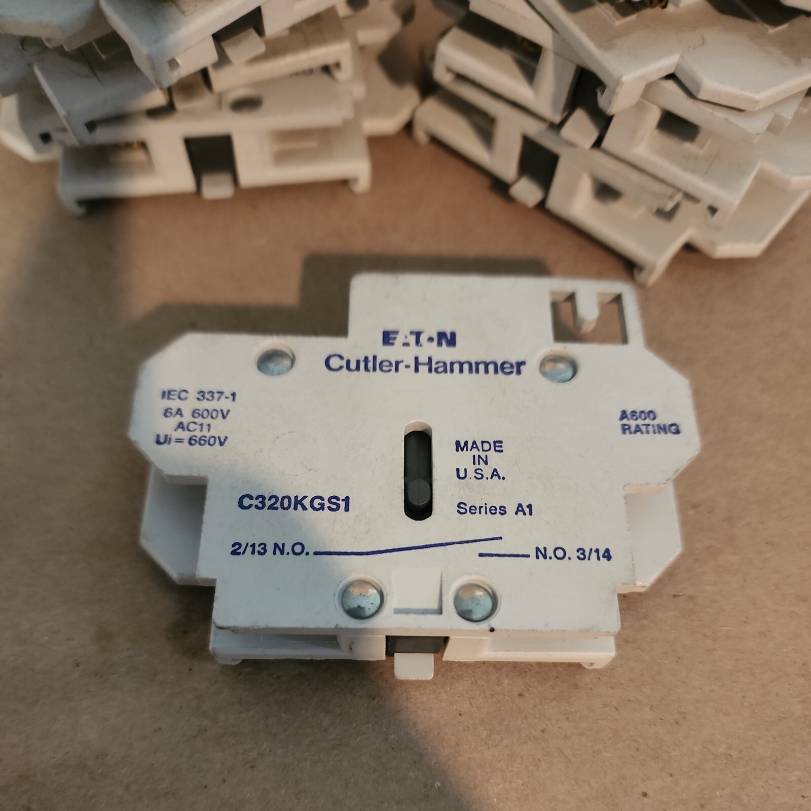 NICE TESTED QTY 1 Cutler Hammer C320KGS1 N/O Auxiliary Contact Series A1