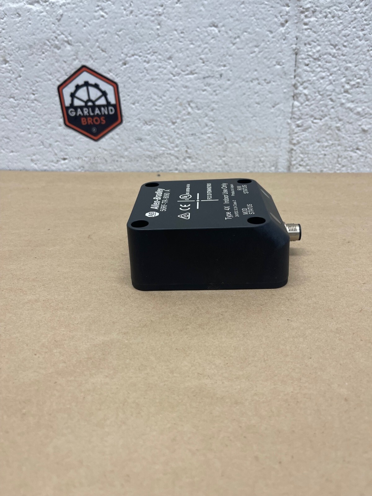 Allen-Bradley 56RF-TR-8090 A Transceiver 24VDC, 0.2A, Type 4x, Indoor Use Only