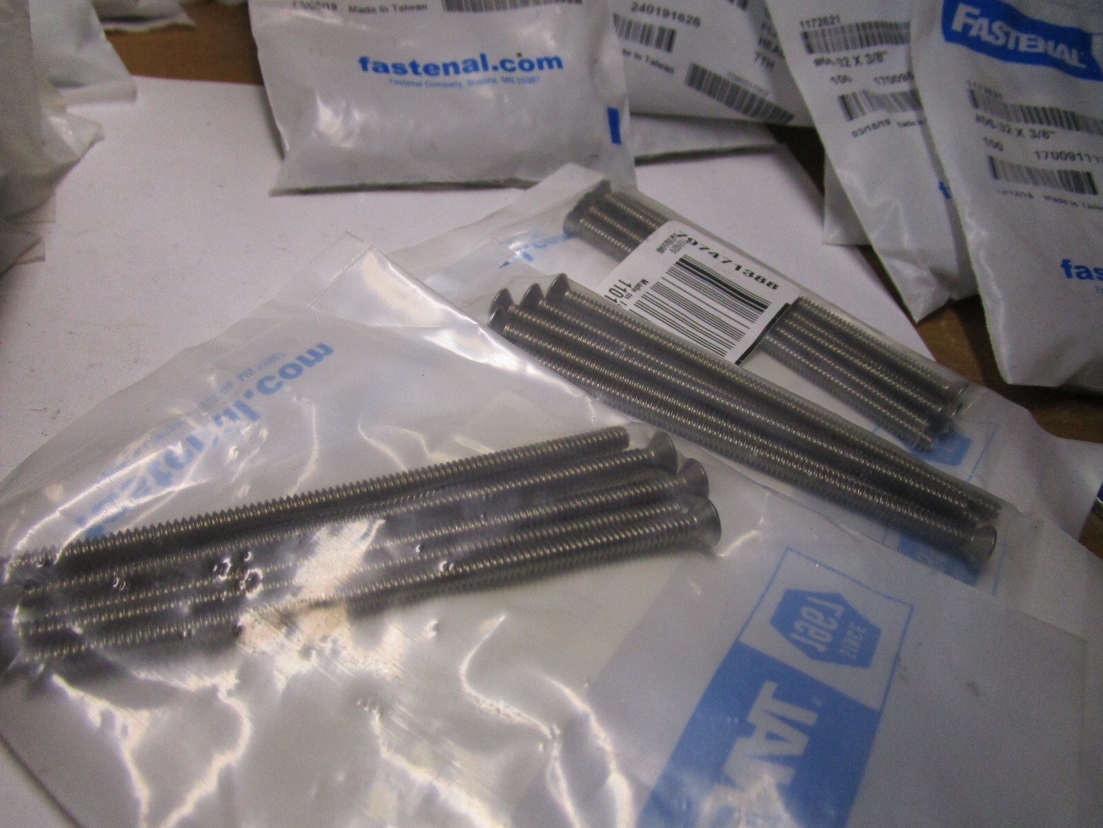 #10-24 x 4″ Phillips Flat Head Grade 18-8 Stainless Steel Machine Screw QTY 15