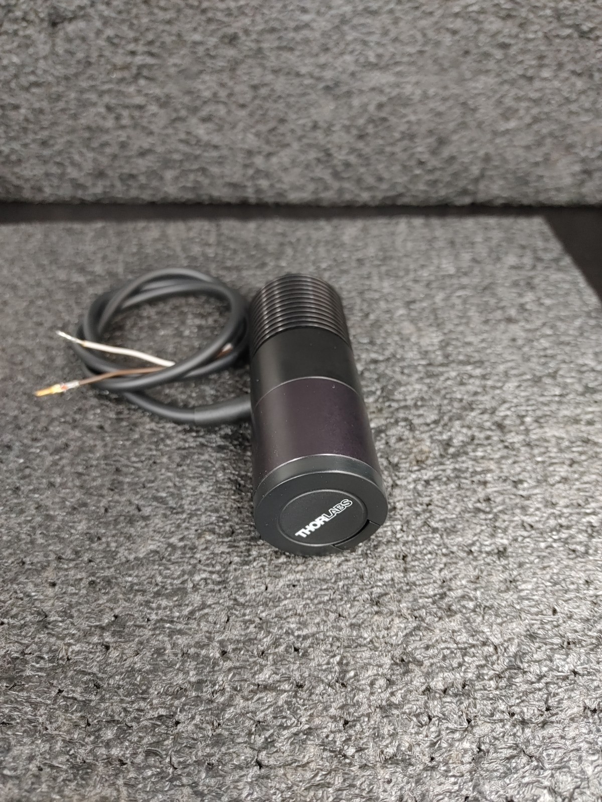 THORLABS M565L3 565 nm 880 mW 1000 mA Mounted LED with Lens Tube