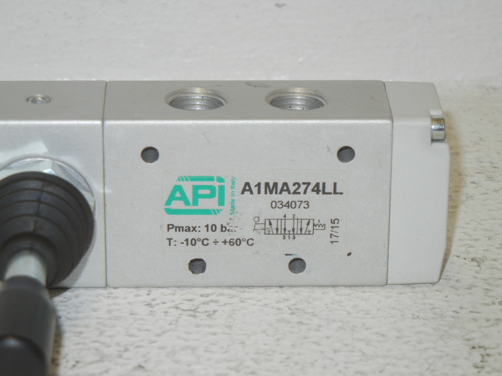 API 034073 NEW A1MA274LL NEW 3 POSITION MANUAL LEVER PNEUMATIC VALVE 034073