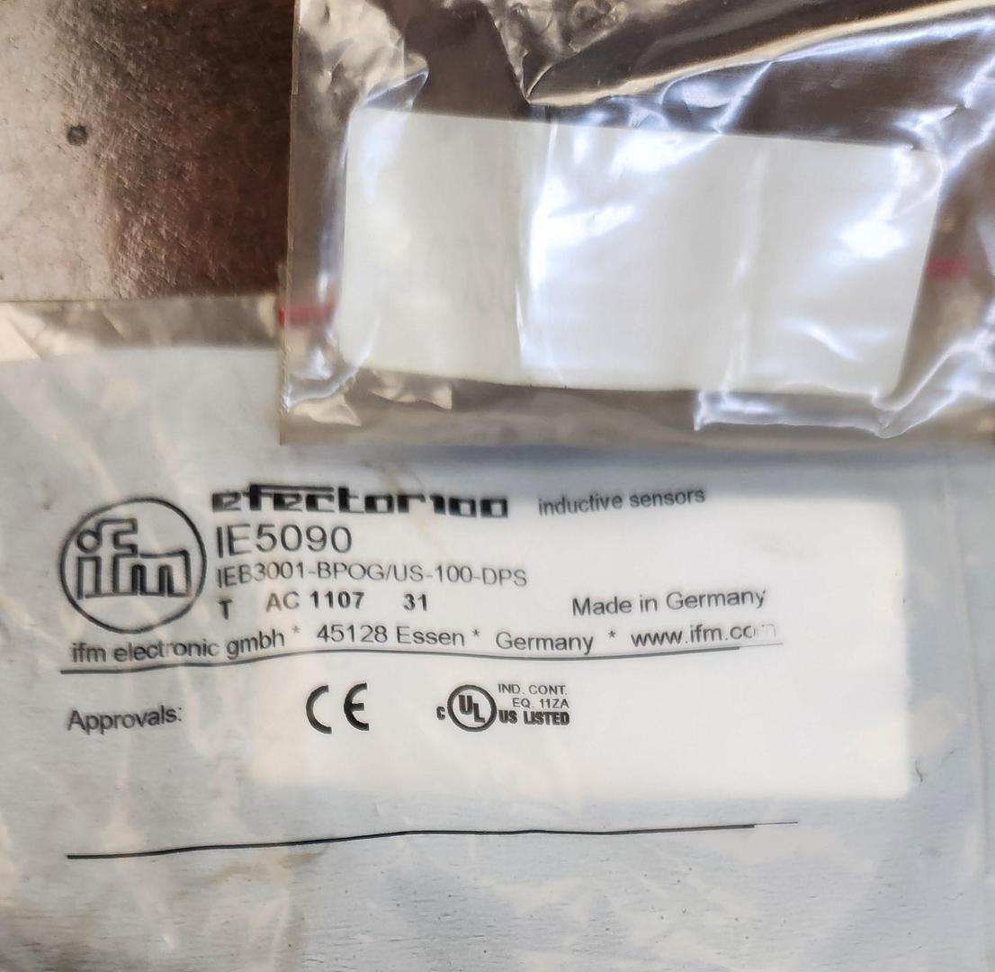 Efector IFM IEB3001-BPKG/US-100-DPS-IE5090 Proximity Switch – GHGC-D20