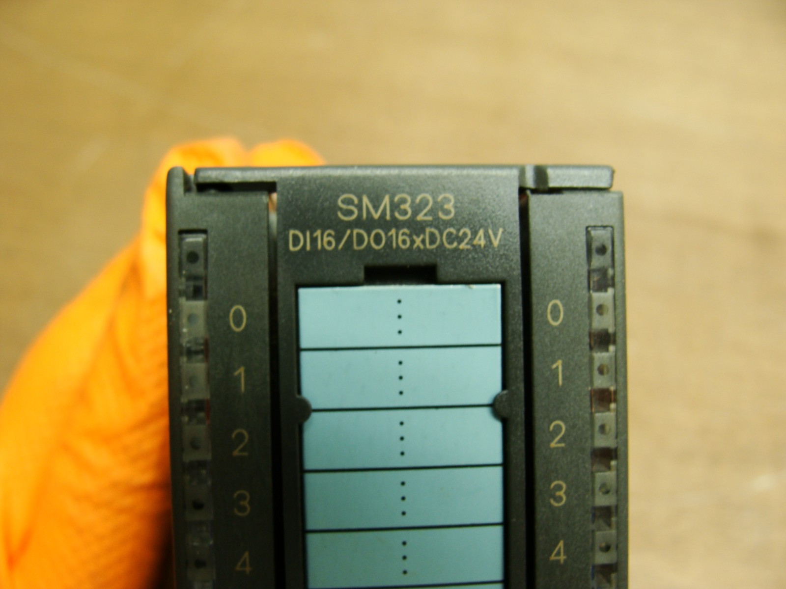 LOT OF 2 SIEMENS SIMATIC S7-300 DIGITAL COMBINATION MODULES 6ES7 323-1BL00-0AA0