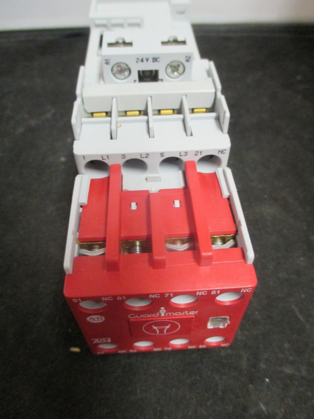 NEW Allen Bradley 100S-C12ZJ05C SER.A CONTACTOR TESTED