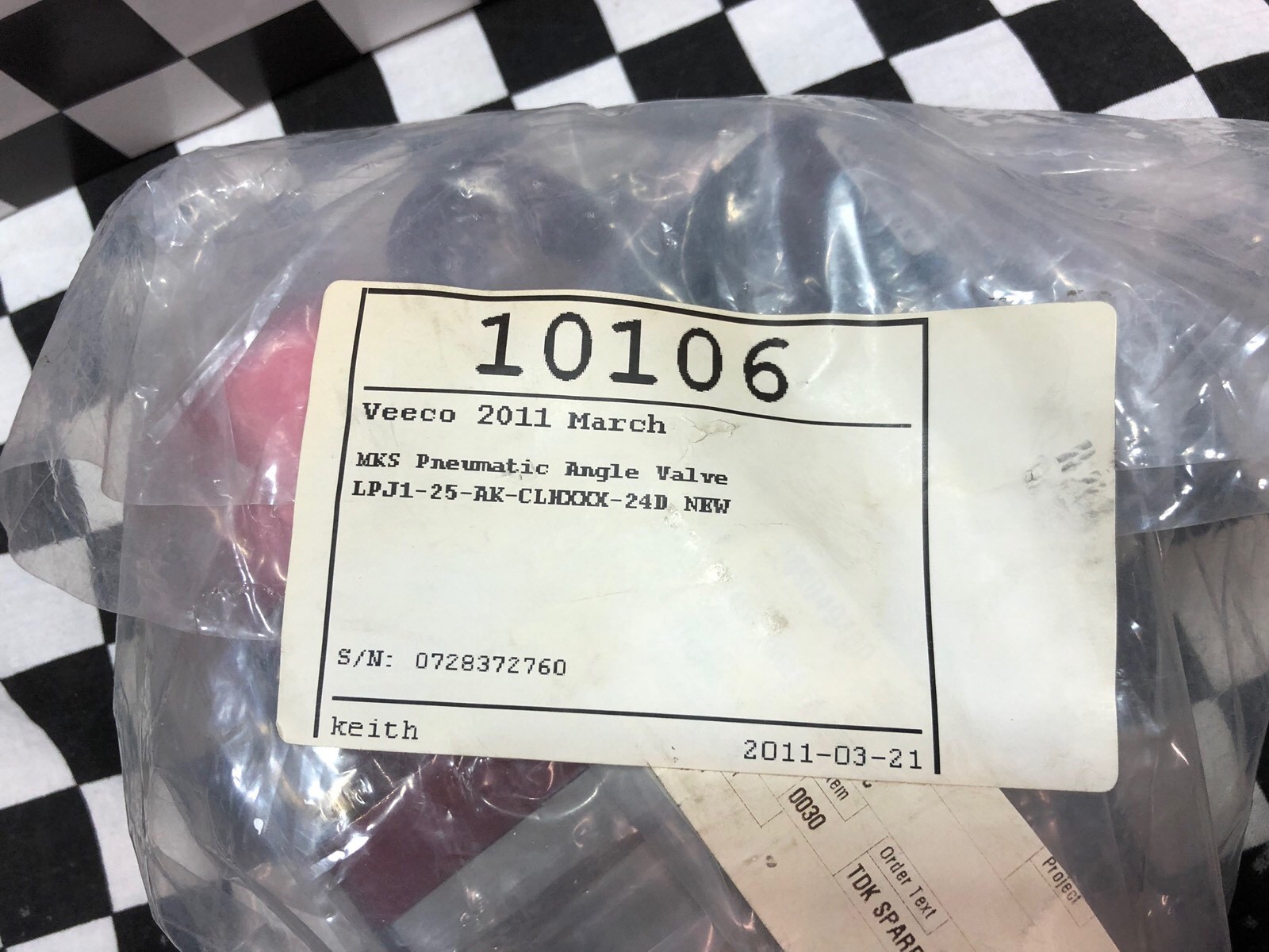 MKS LPJ1-25-AK-CLHXXX-24D, Pneumatic Angle Valve KF-25 with Solenoid, BOX 14 “A”