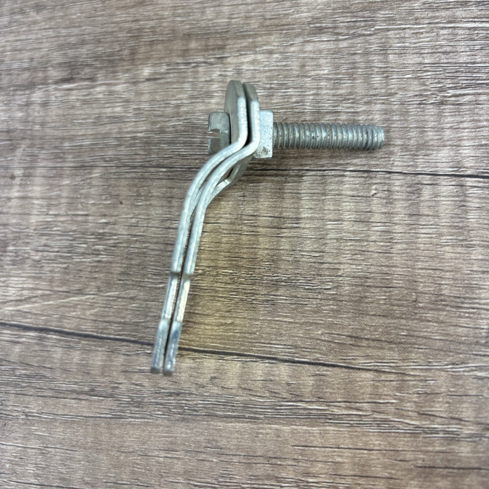 NEW Lot of 50 B-Line B2210 Clamp 1″ 1.125-1.375 OD