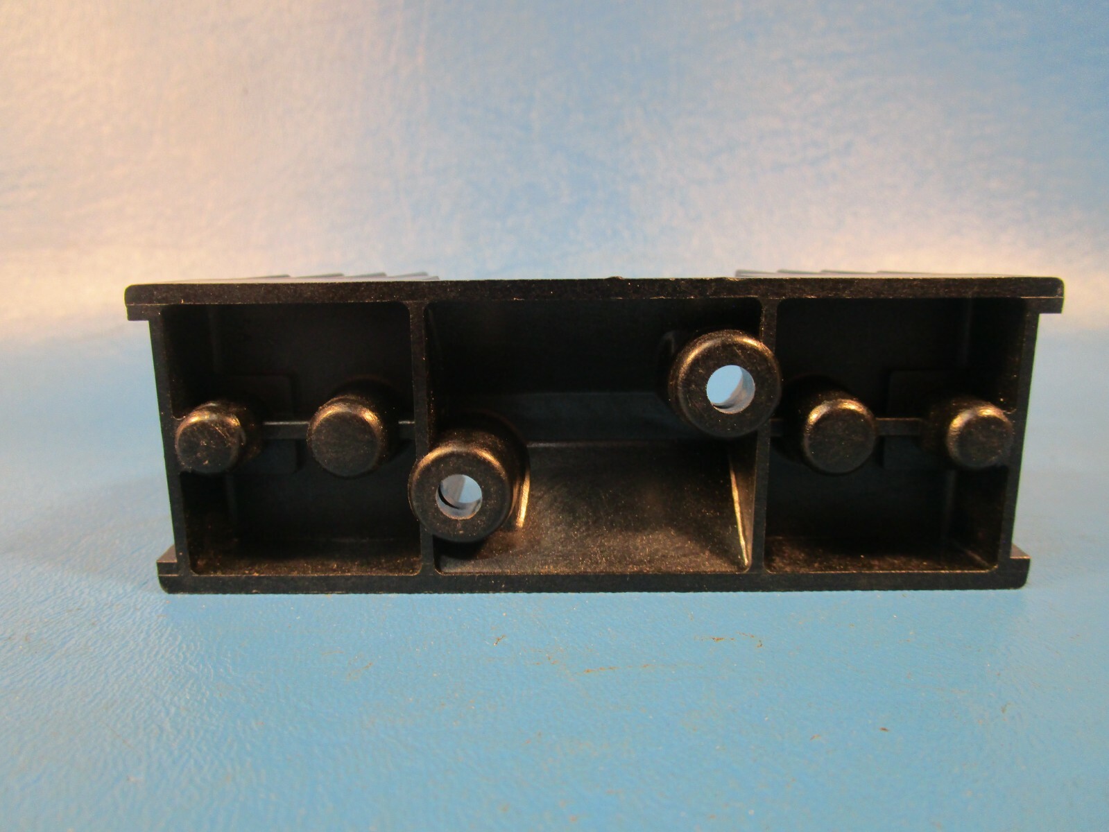 Buss R25060- 1 Cor, One Pole Fuse Block Holder, 250 Volts, 60 Amps