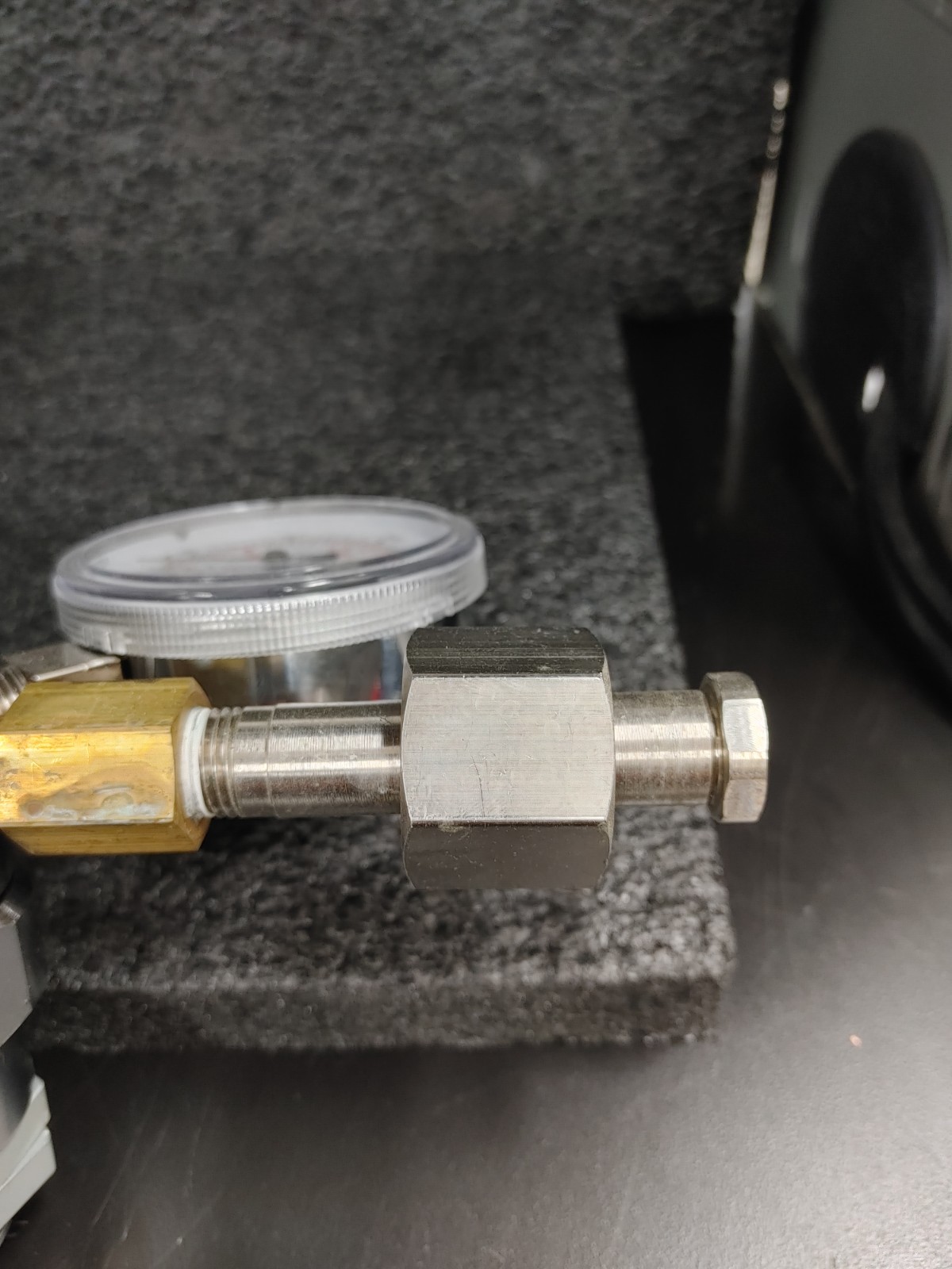 MATHESON High Purity Regulator with Pressure Gauges