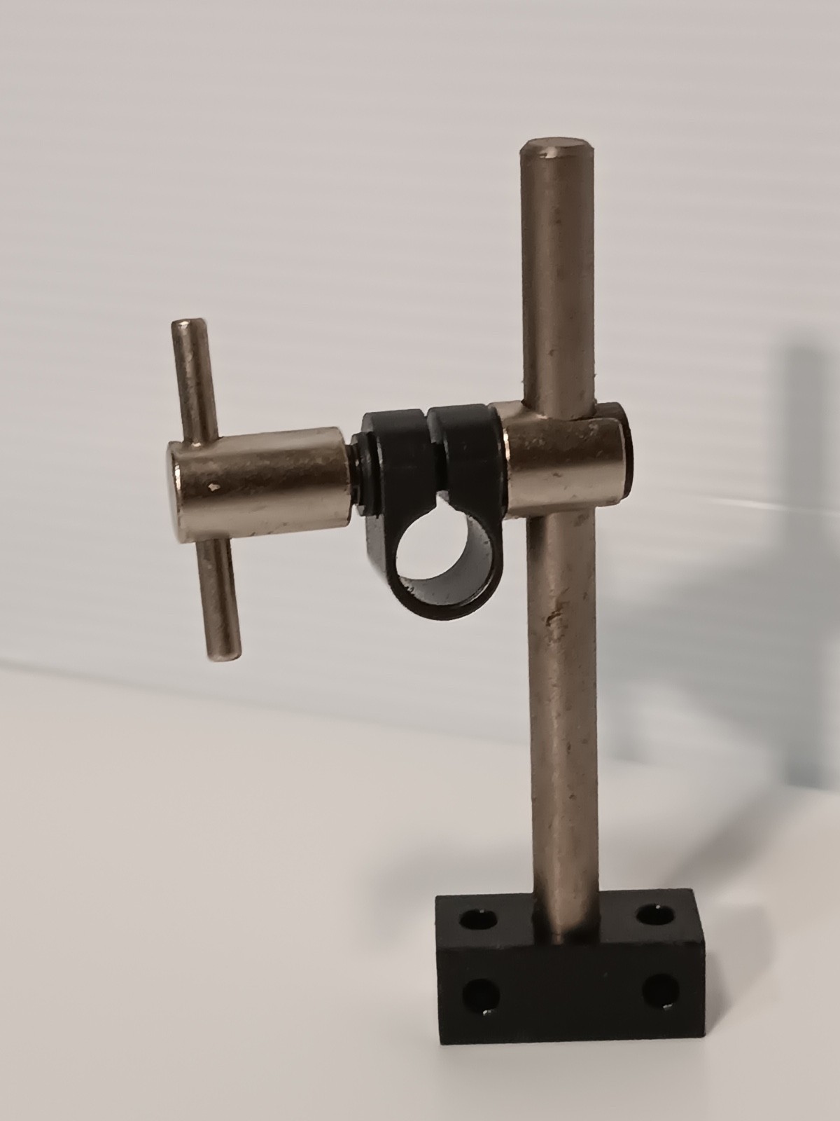 Lot of 8 LSP Industries P-925 Swivel Nozzle Bracket Holders, As Shown