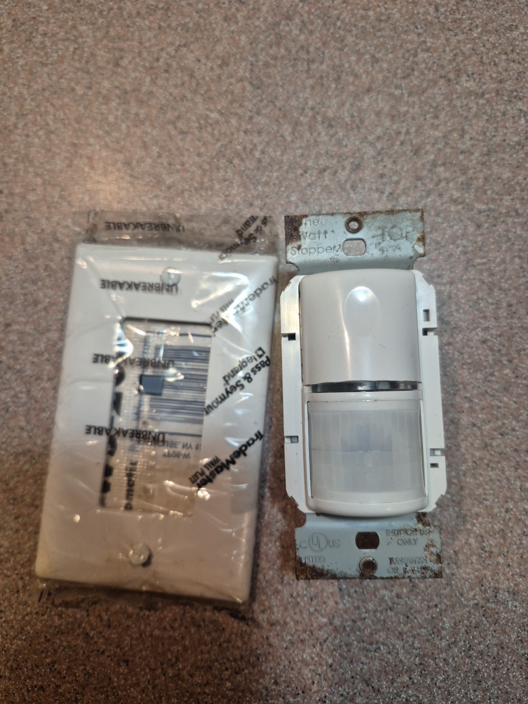 Watt Stopper WS-200-1 Automated Wall Switch 120-277 VAC 60 Hz Ivory New Open Box