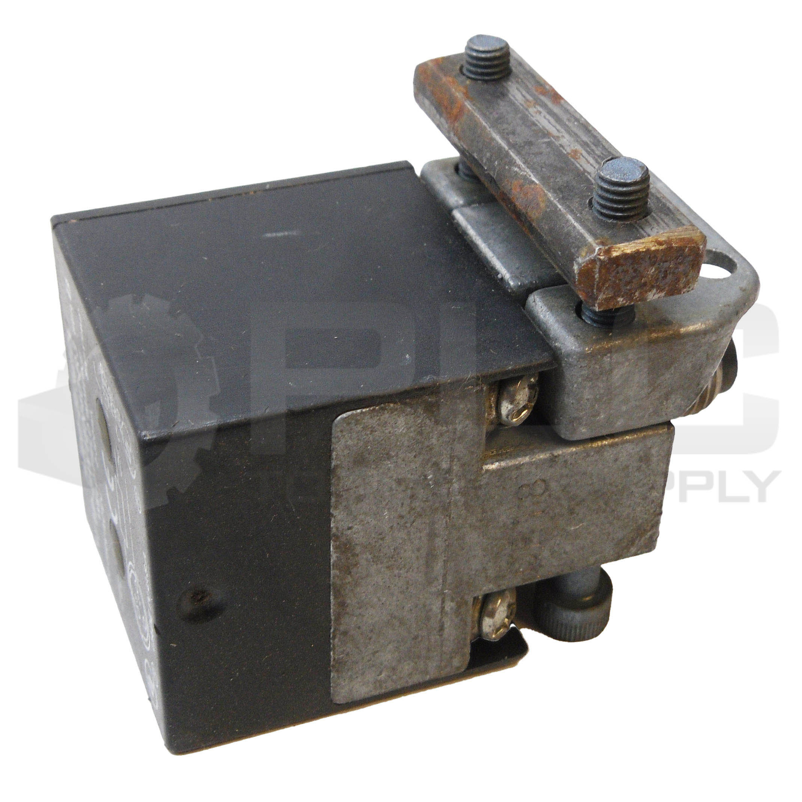 ALLEN BRADLEY 871P-BW15N40-R3 /B PROXIMITY SENSOR 20-250V AC/DC