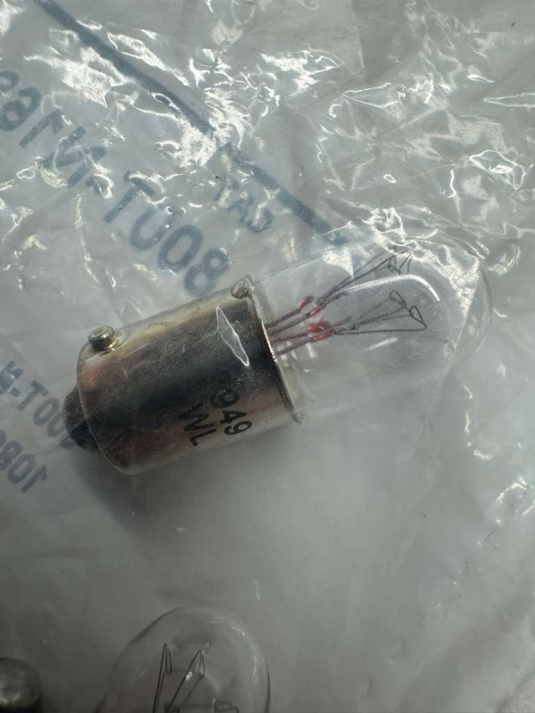 (Pack of 5) Allen-Bradley 800T-N169 Lamp Light Bulb, 130V, 949WL *Free Shipping*
