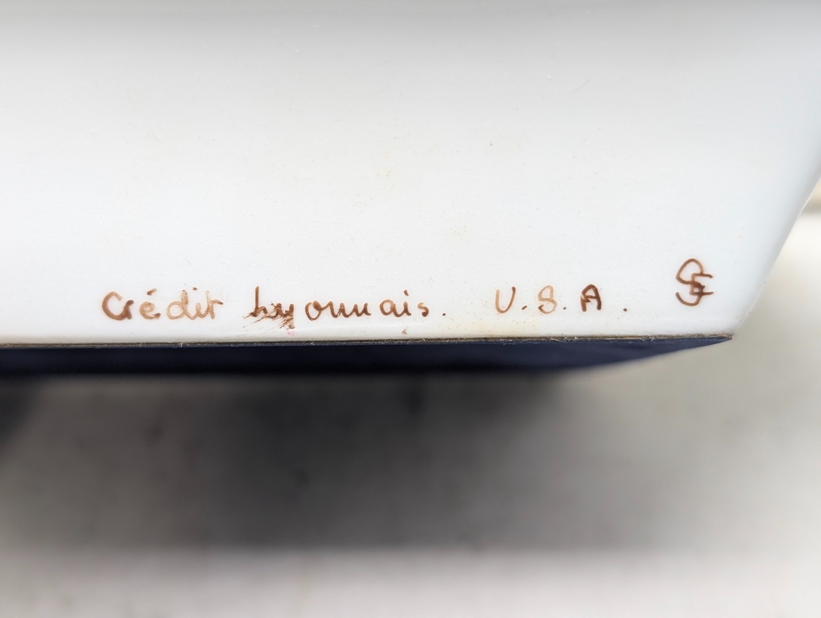 Crédit Lyonnais USA Porcelain Ashtray Lion Flags Design (247)