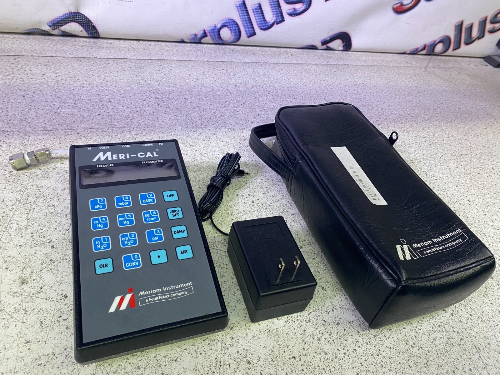 Meriam LP2000I Digital Manometer.