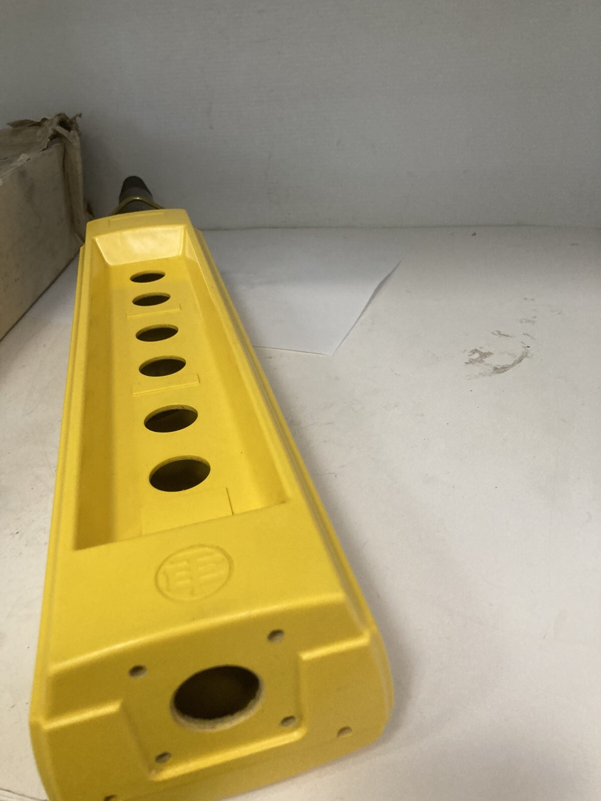 TELEMECANIQUE XAC-B06 PENDANT CONTROL STATION 6 HOLE 500V NNB