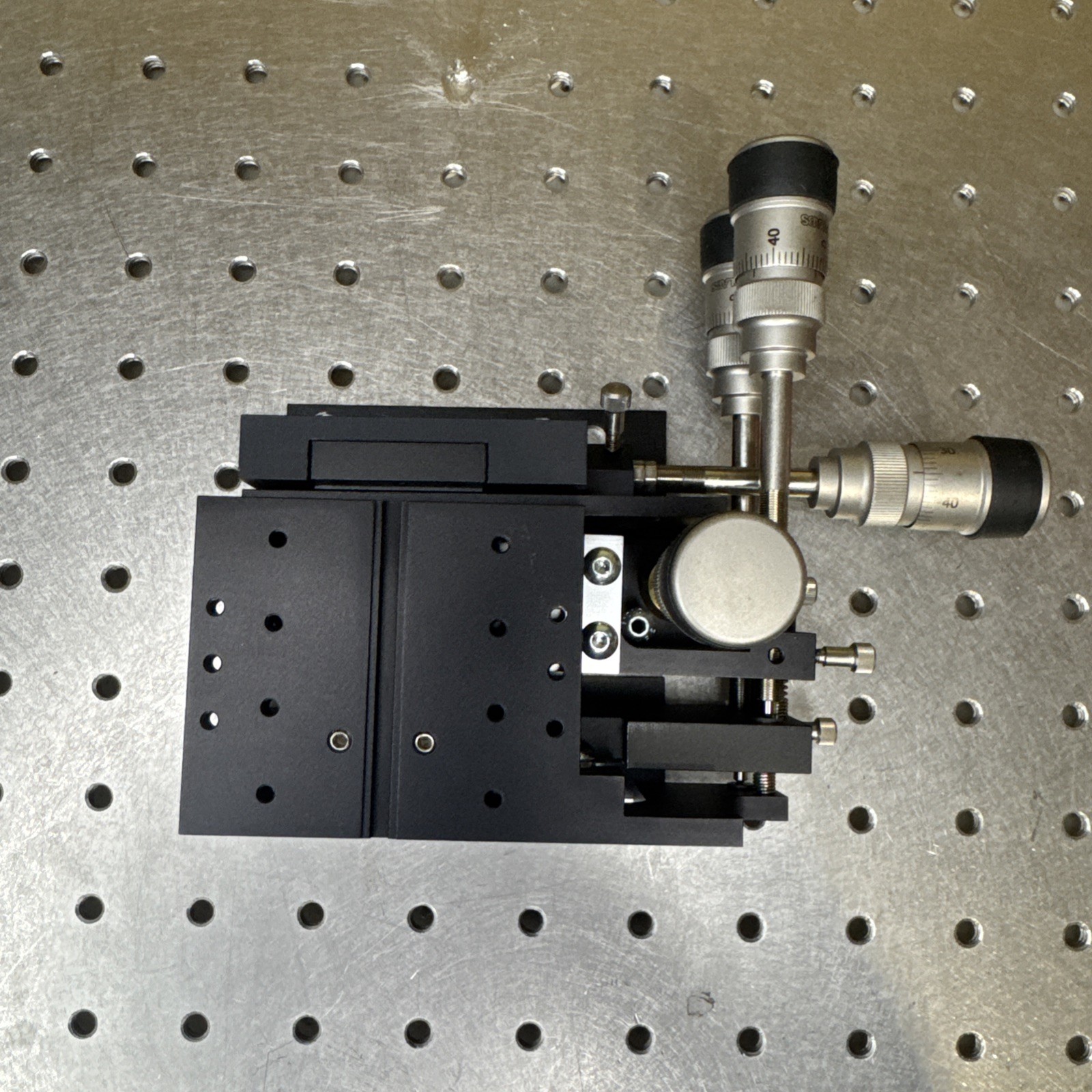 Thorlabs MBT402D/M – MicroBlock™ 4-Axis Low Profile Waveguide Manipulator