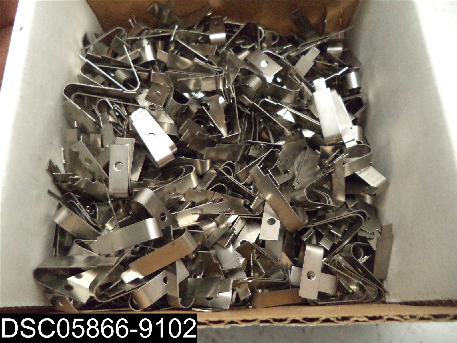 QTY=500: 1231 SPRG,S/Latch-SPRA,B/PK
