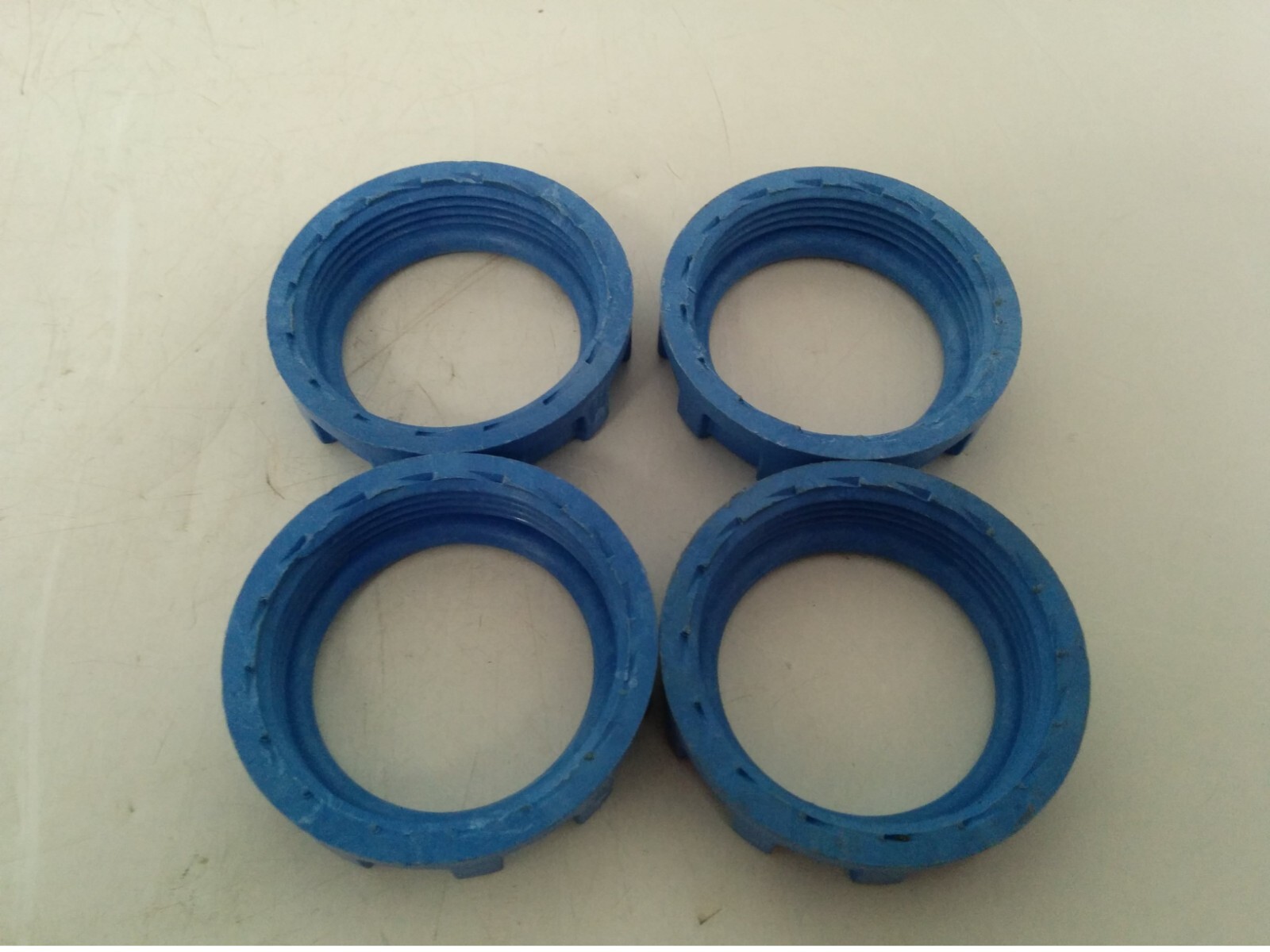 THOMAS & BETTS 226 INSULATING BUSHINGS, 1-1/2 INCH (LOT OF 4) NNB