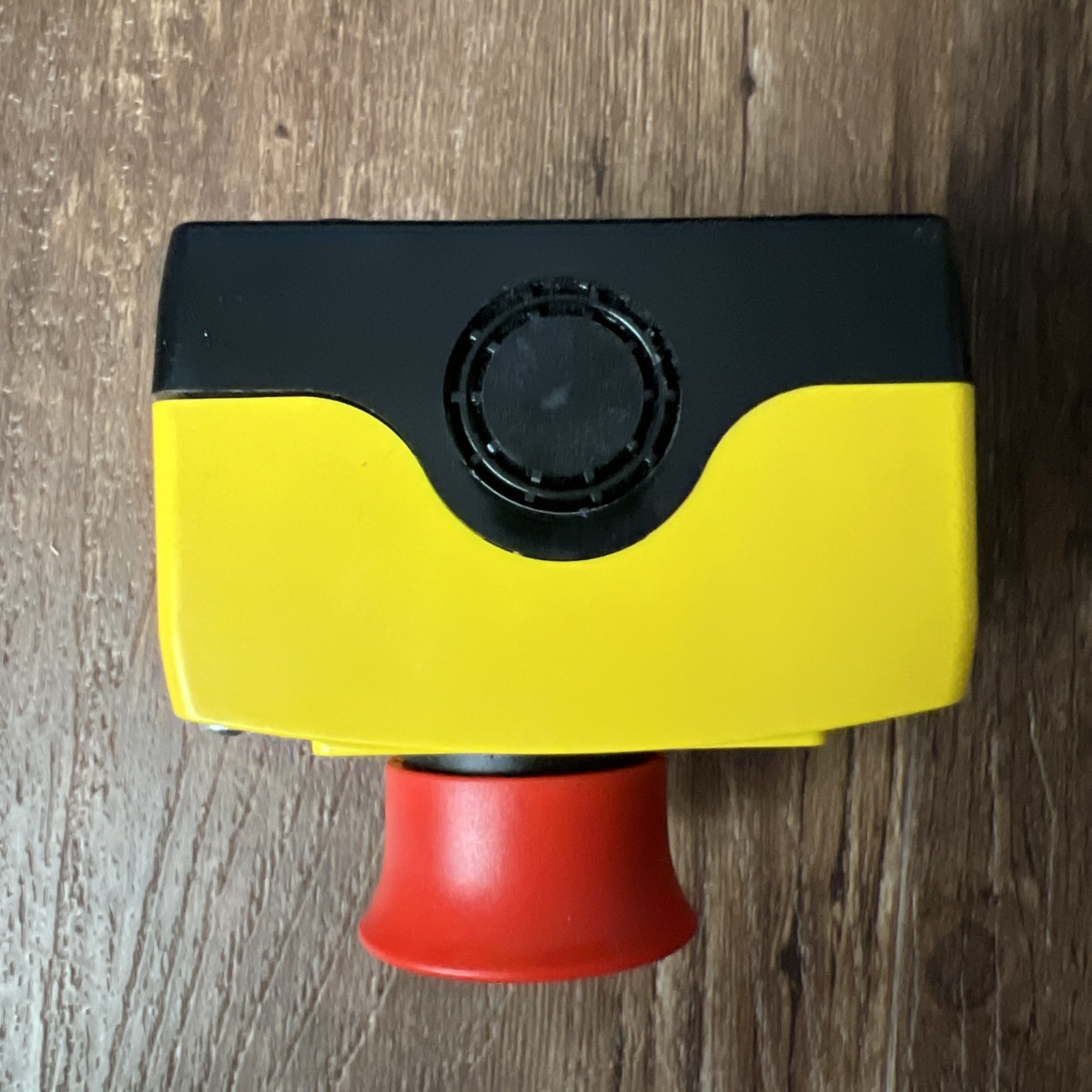 Baco LBX15302 Emergency Stop Push Button 224 220 New