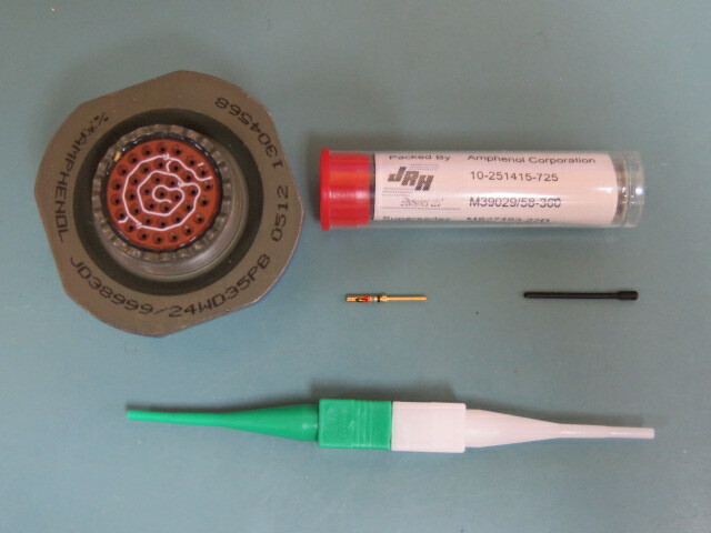 AMPHENOL D38999/24WD35PB Qty of 1 per Lot 37 Position Circular Connector Recept