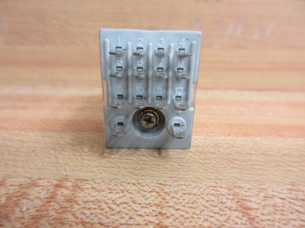 Sky SKMPL-4C-240VAC Relay SKMPL4C240VAC