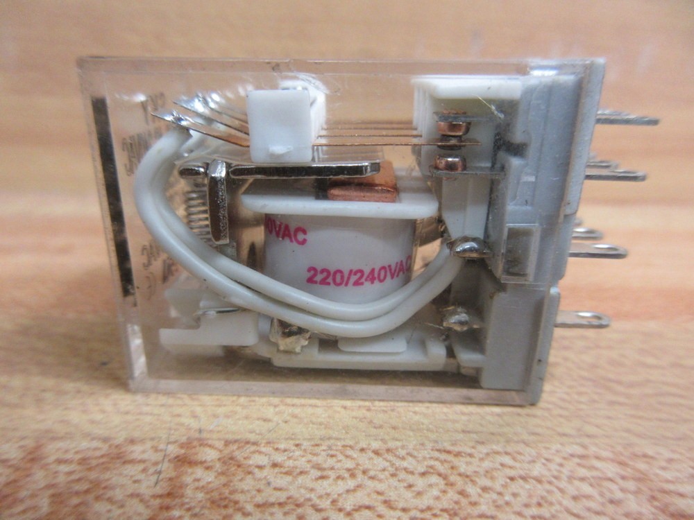Sky SKMPL-4C-240VAC Relay SKMPL4C240VAC