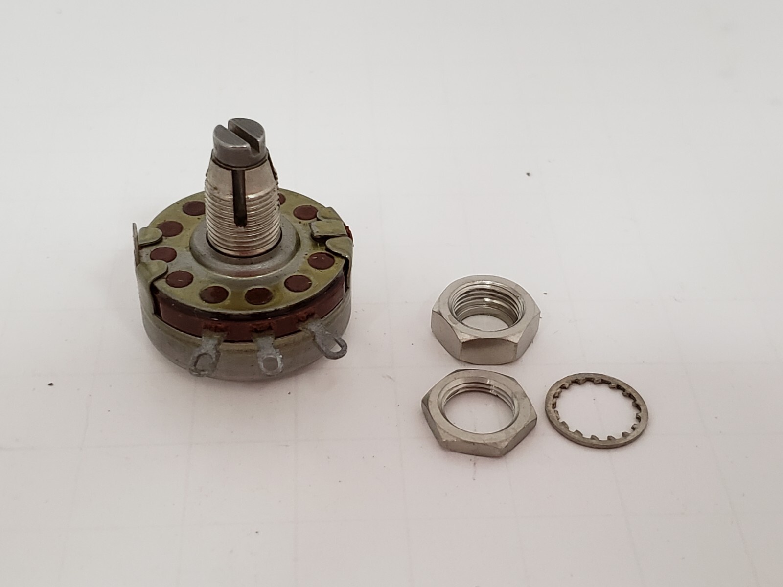 OHMITE CLU-3541 POTENTIOMETER 2 WATTS 0.35 MEG OHMS (LOT OF 5) NIB