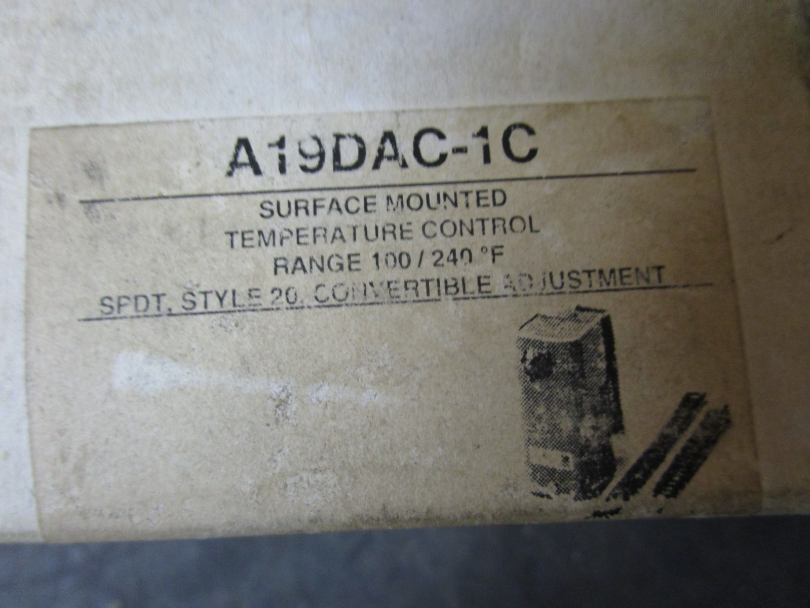 Johnson Controls A19DAC-1C Mounted Temperature Control Range 100/240° F