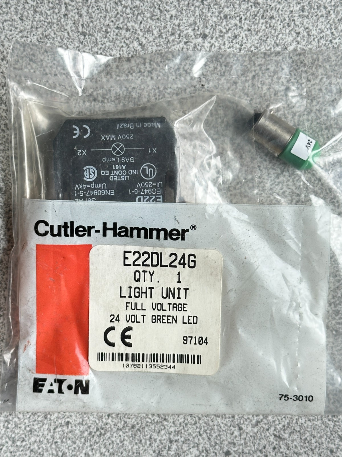 NEW EATON CUTLER HAMMER E22DL24G LIGHT UNIT FULL VOLTAGE 24V GREEN LED