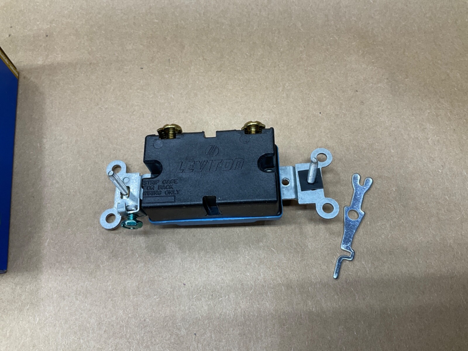 Leviton 1201-2L Toggle Locking AC Quiet Light Switch 15A 120-277V #58D3*IAC
