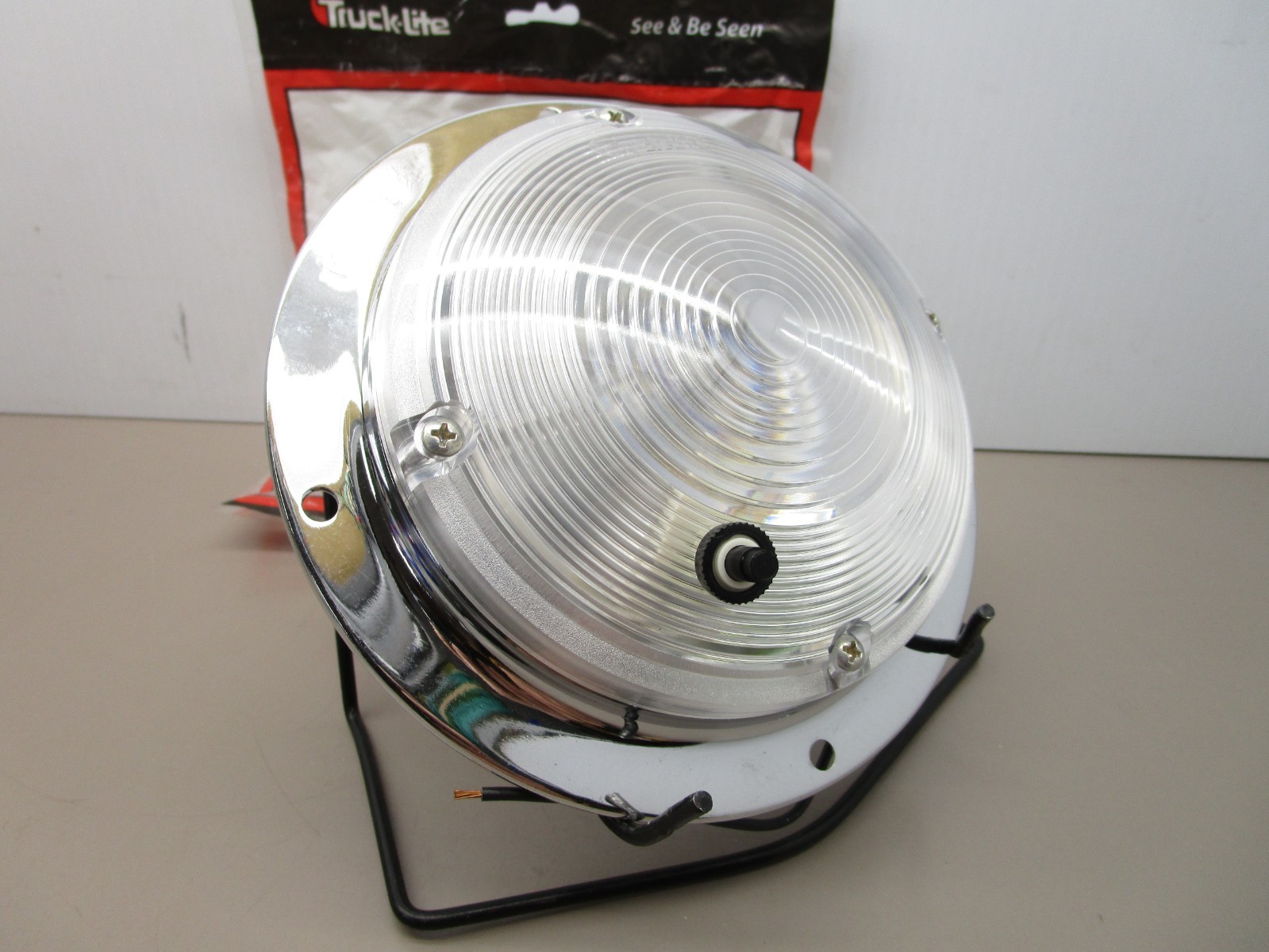 Truck-Lite 80350 Clear Dome / Map 5″ 4-Hole W/ Switch