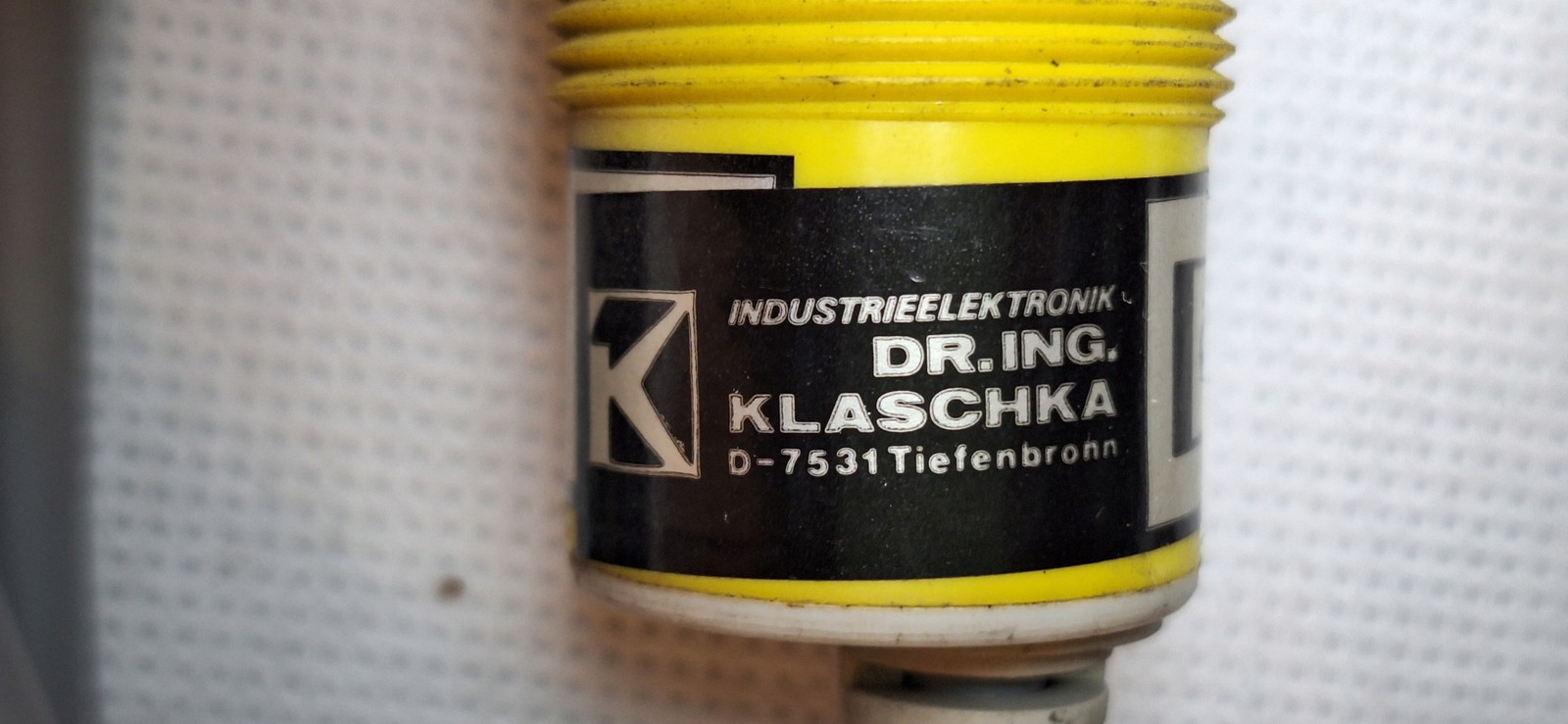 KLASCHKA OAS/N/A-P30RG-2/E1K Inductive Sensor, 20mm, 90–250V AC, IP67