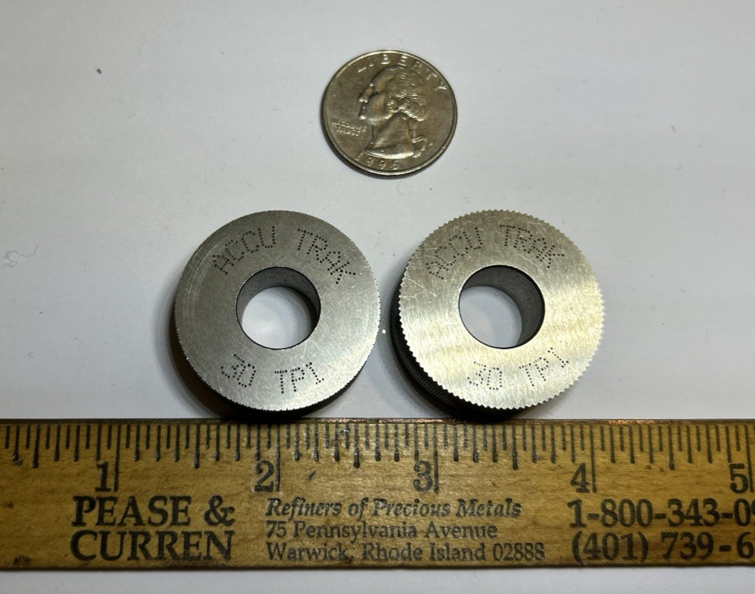 PAIR ACCU TRAK TOOLS 30 TPI KNURLING WHEELS 1 1/4 X 1/2 X 1/2 L&R DIAMOND M&F