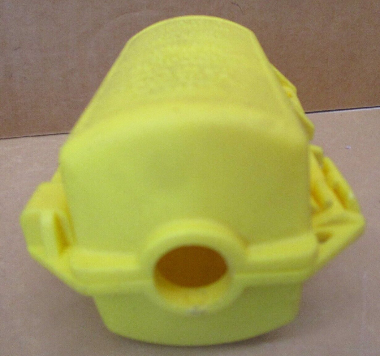 Hubbell HLDMP Lockout Device High Visibility Yellow Plugout Lot of 2 Pcs 1384OMF