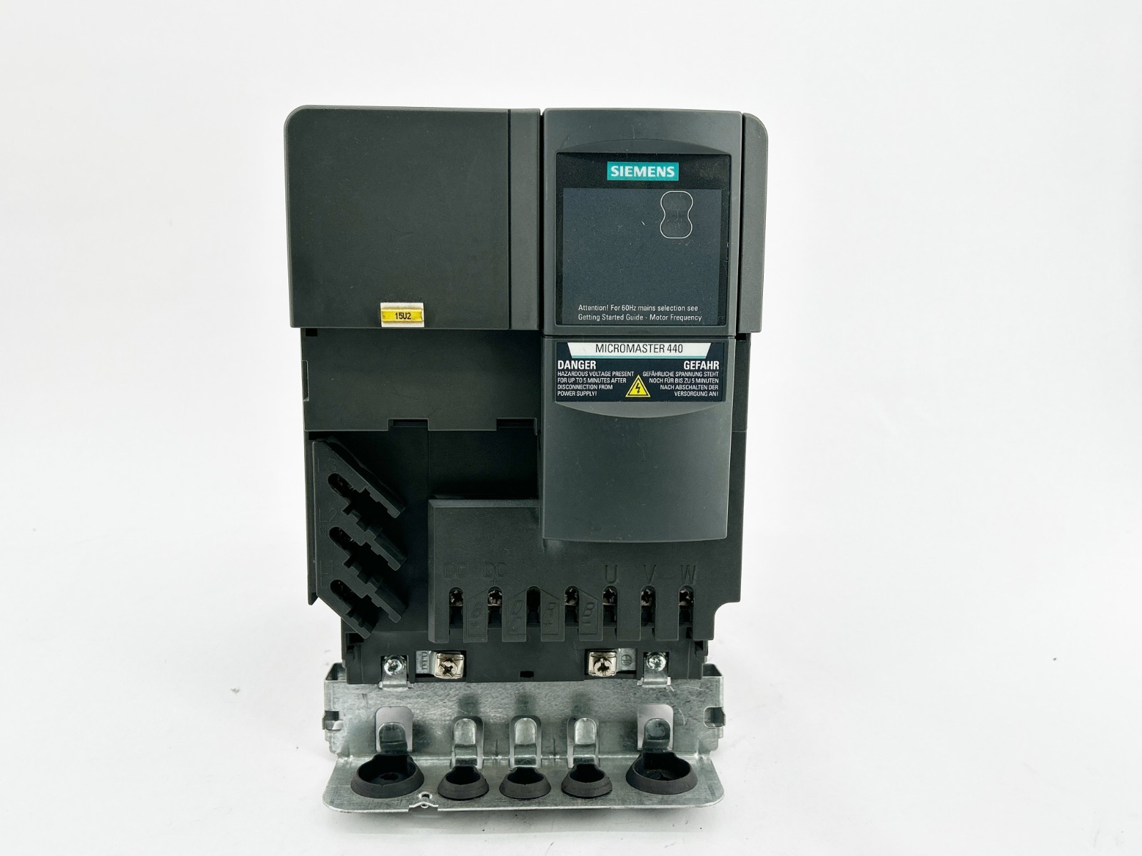 Siemens 6SE6440-2UE24-0CA1 AC Drive 440 5HP 6.1A 600V 2.2KW 63Hz – Missing Parts