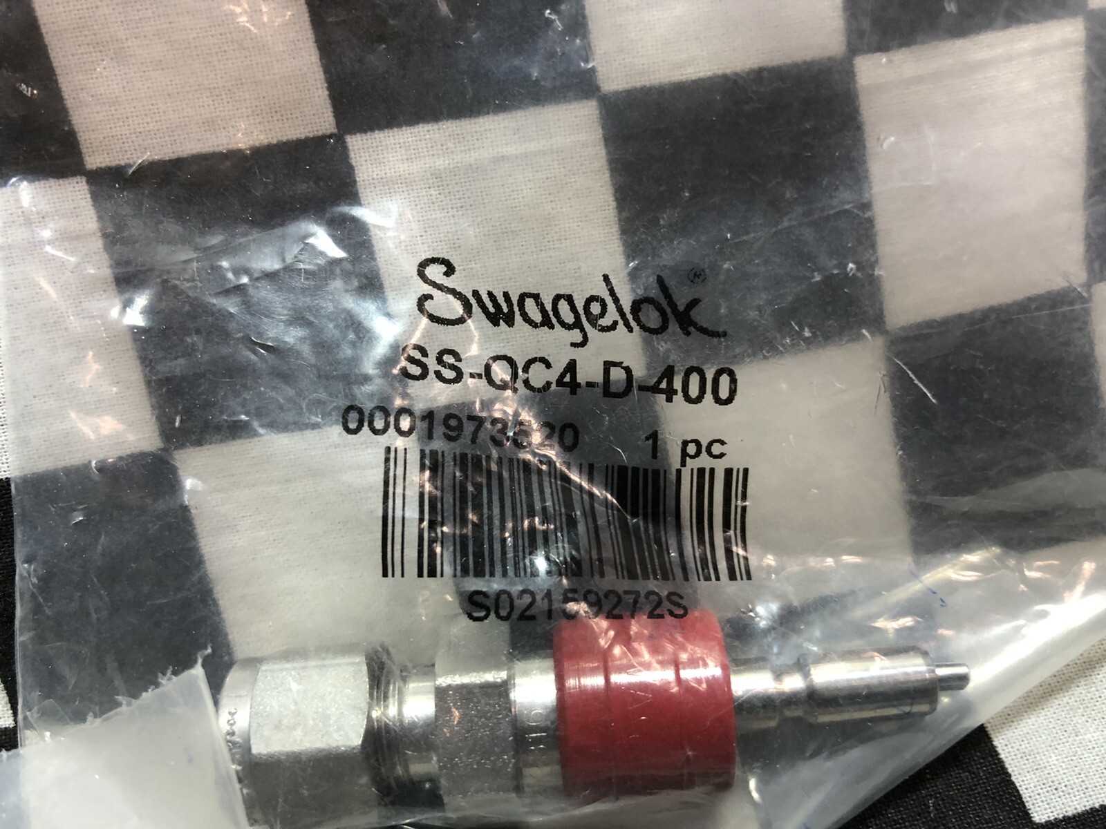LOT OF 4 Swagelok Quick Connect Stem 1/4”, SS-QC4-D-400, SHIPSAMEDAY#ZF1D