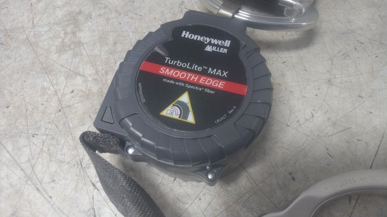 Honeywell Miller MFLEW-18/6FT 6 Ft L 420 Lb Cap Self-Retracting Fall Limiter