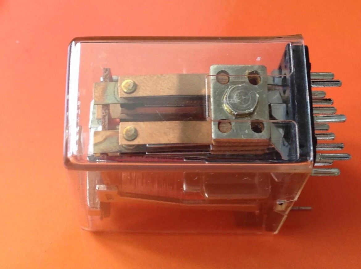 6 x ITT 256ADY600Ω Multi-contact Relay – 24 volts DC 24VDC NOS