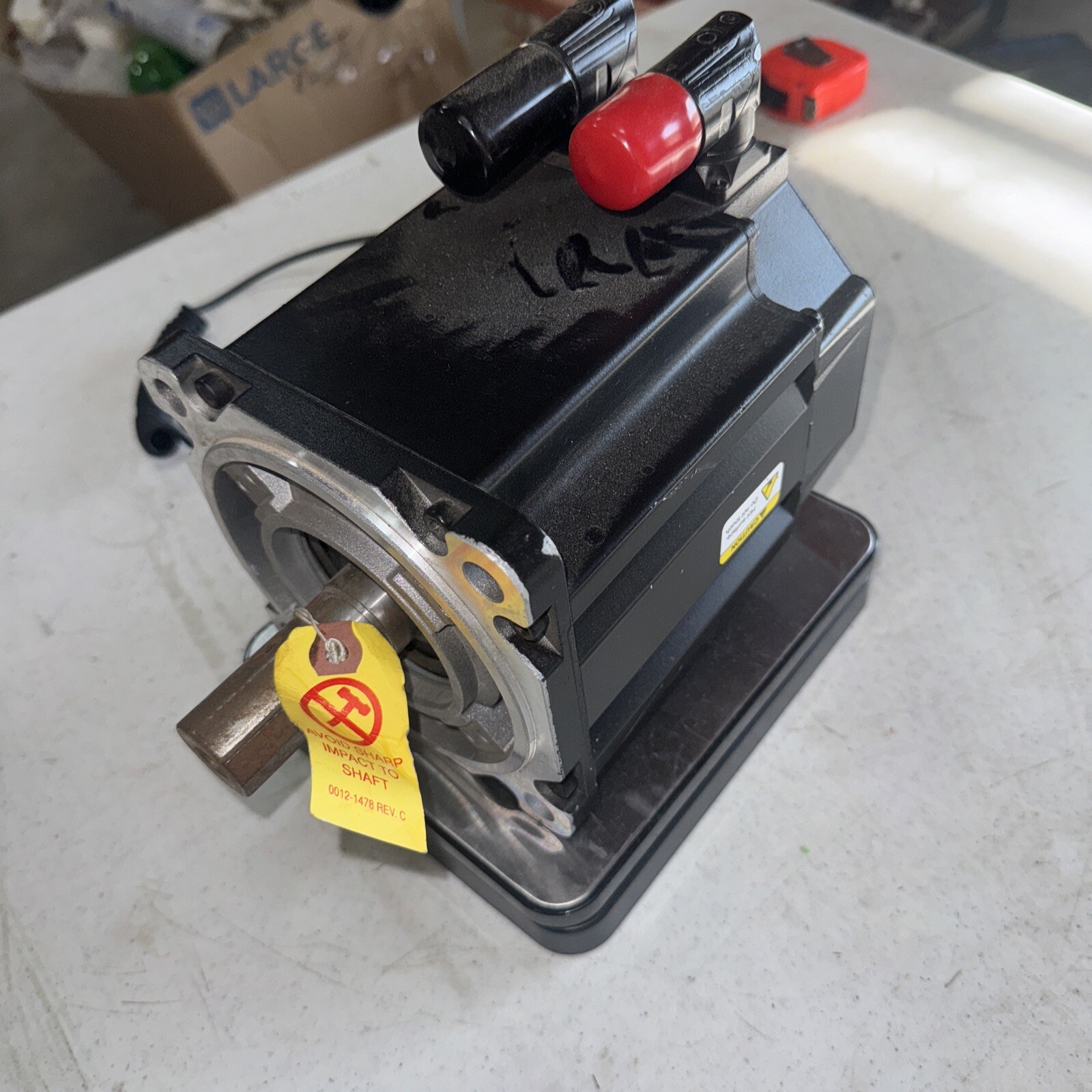 Allen-Bradley Servo Motor MPL-B520K-MJ72AA New Open box