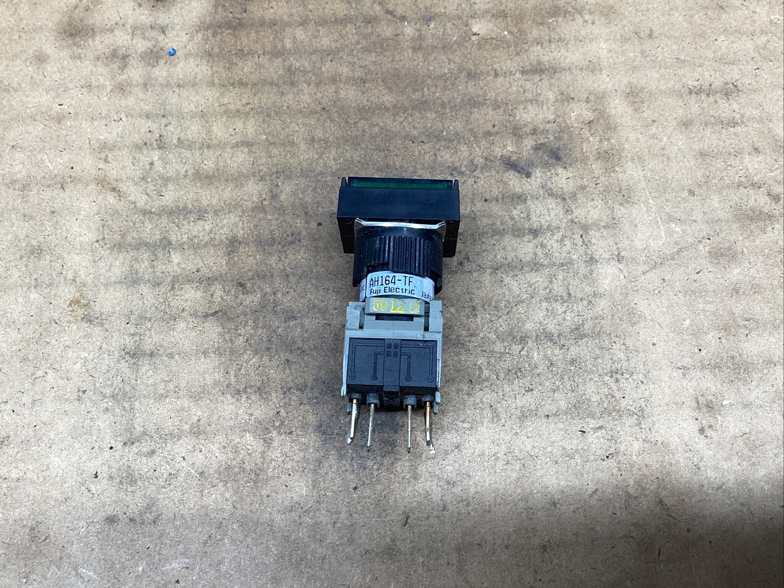 GREEN FUJI ELECTRIC AH164-TF LED LAMP SWITCH #809M43