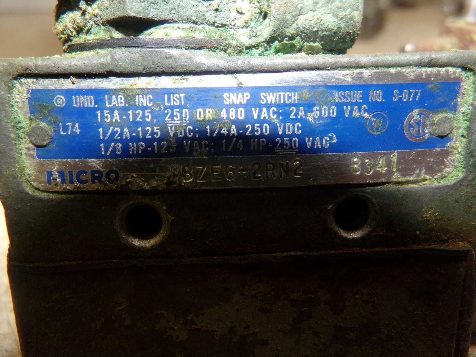 Micro BZE6-2RN2 8341 Limit Switch *FREE SHIPPING*