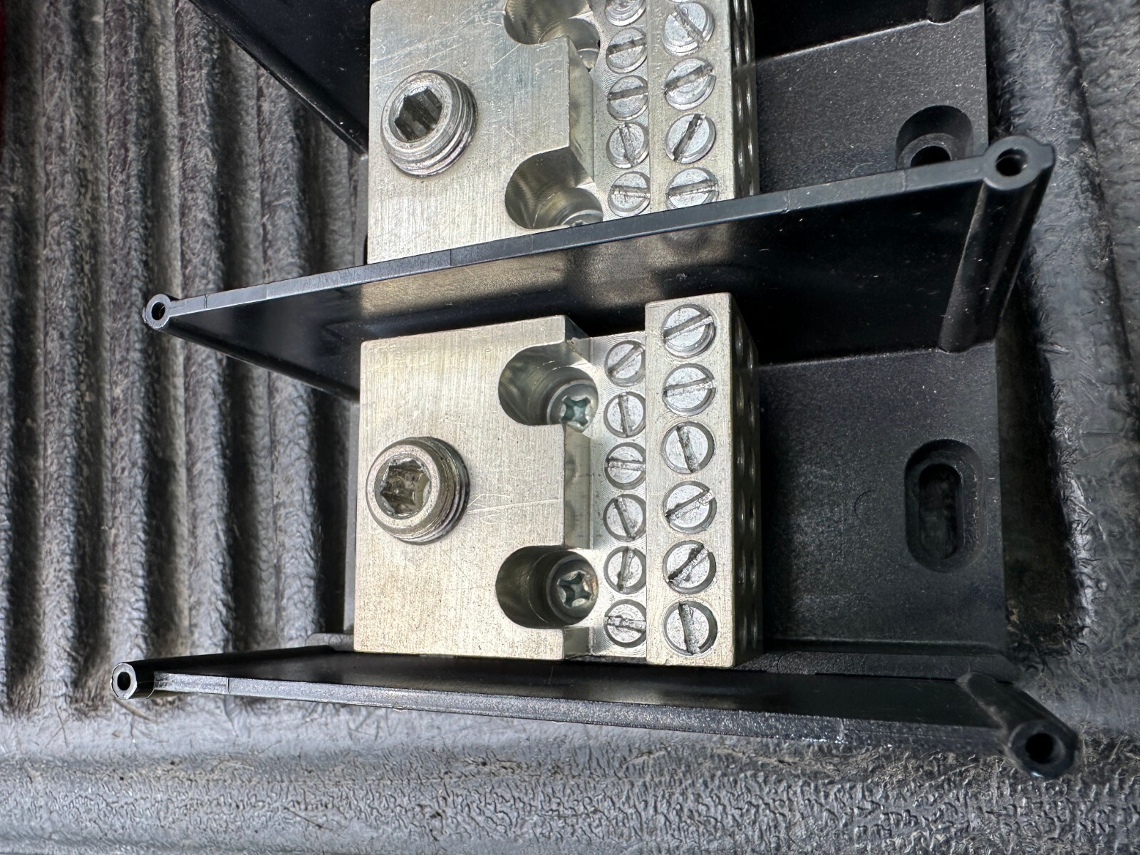 Gould Shawmut Power Distribution Block 3P (1) 350MCM-#6 x (12) #4-$14 P/N 69153