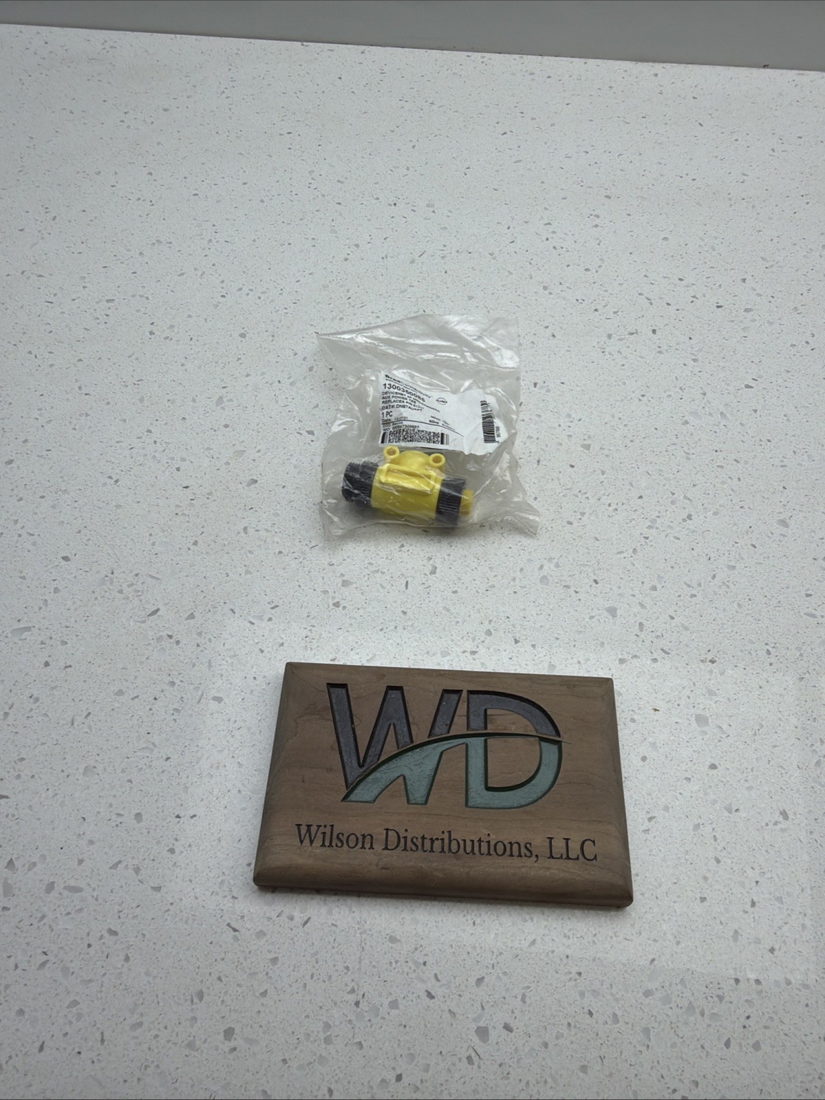 Brad Connectivity 1300350085 MiniChange Power Tee DNETAUXPT
