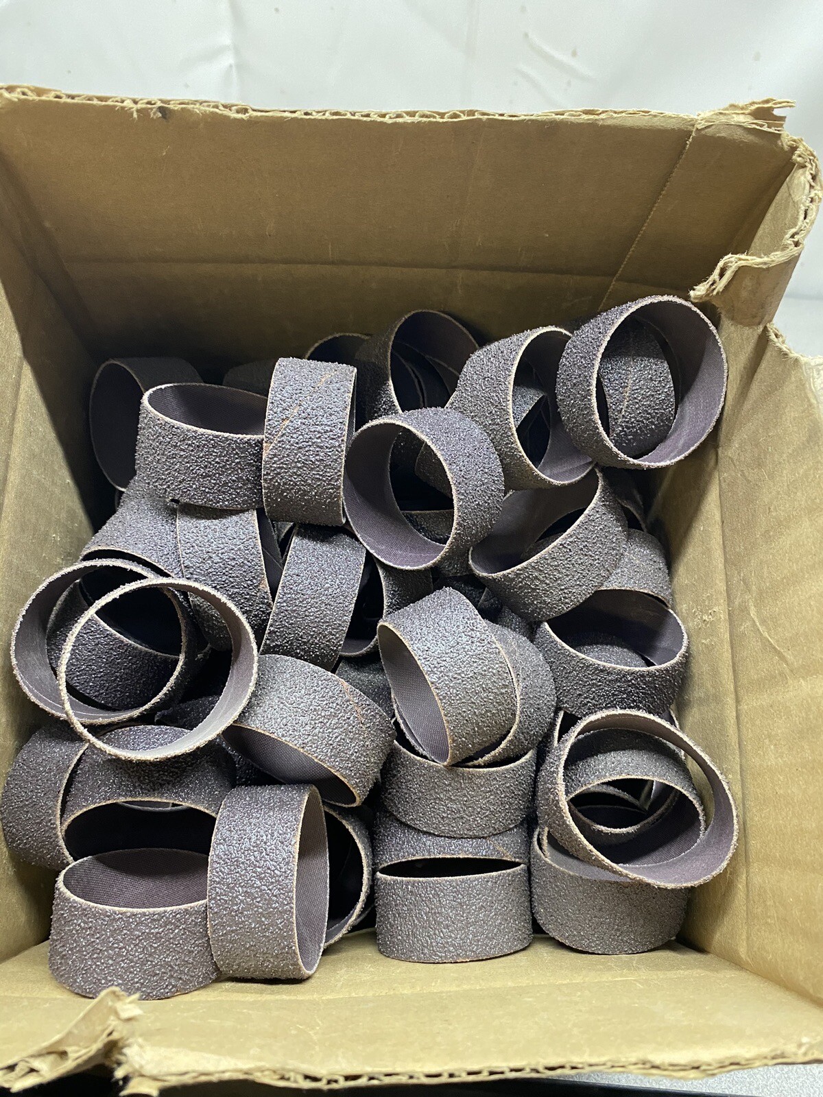 LOT OF 98 MERIT SPIRAL WOUND BANDS 2 X 1″ 36 Grit – Very Coarse