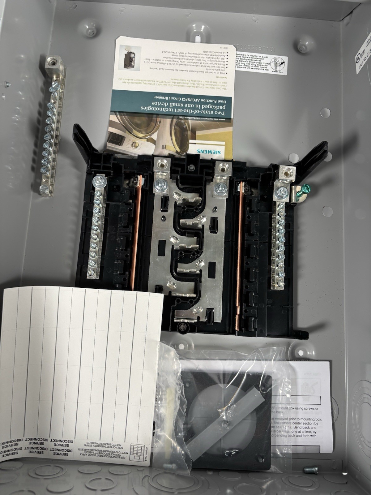 Siemens SNW1224L1125 125A Main Lug Load Center 12 Spaces / 24 Circuits