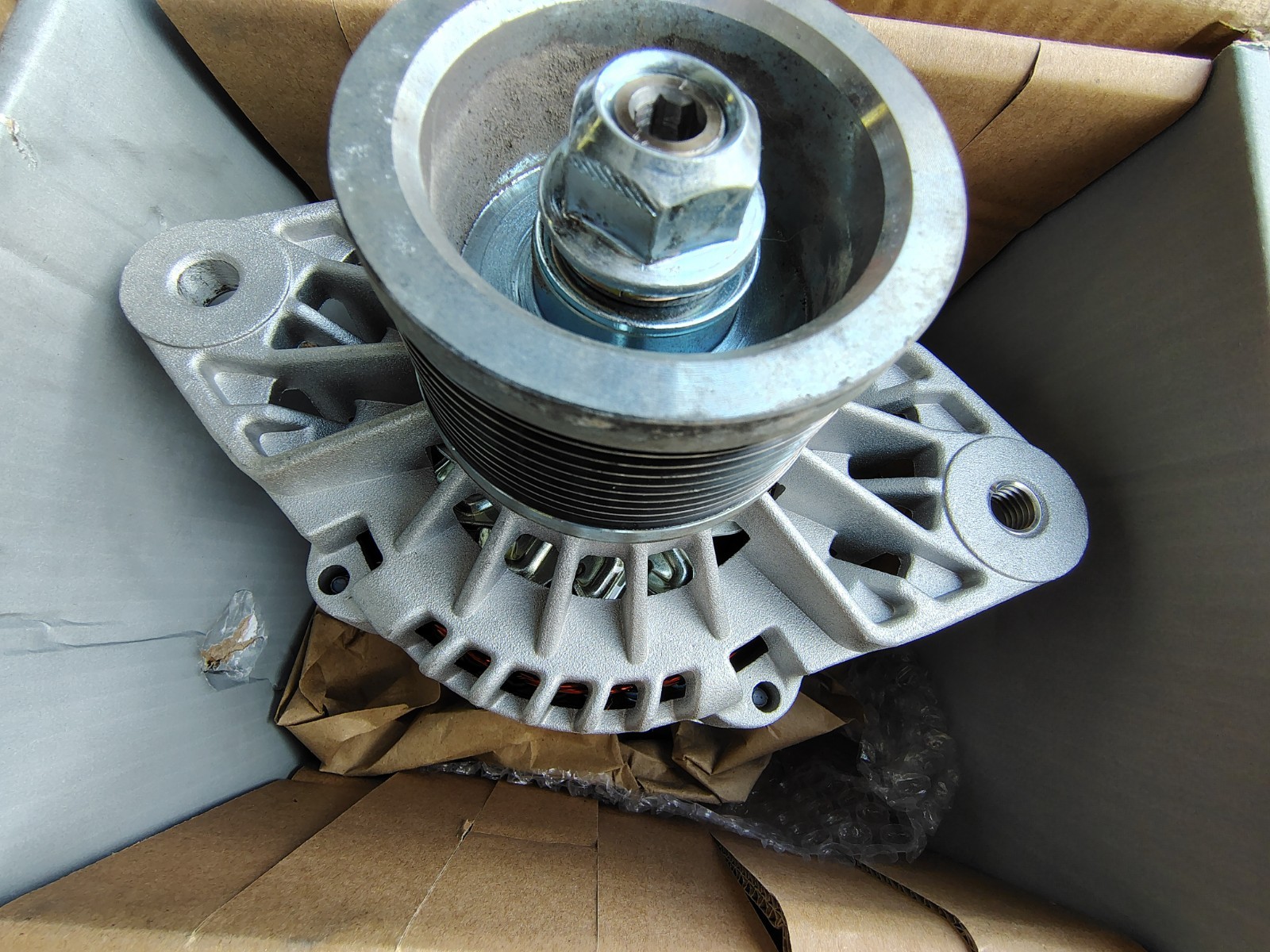 TRUCK A/C AC Compressor with 10-Groove Pulley